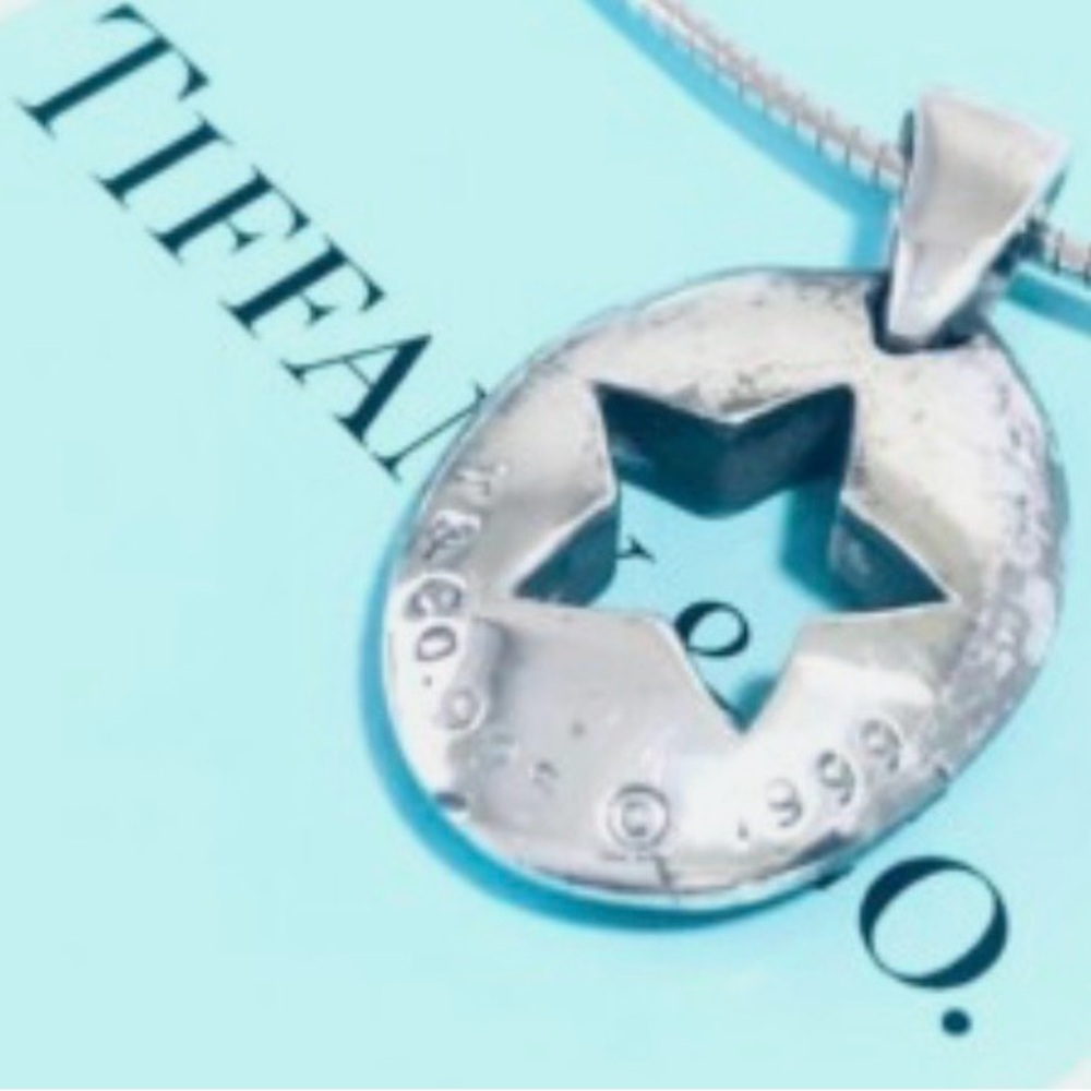 Tiffany & Co. 925 Sterling Silver Star Cutout Necklace - Vintage design - EUC
